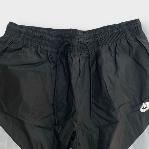 Nike Sportswear Windrunner Track Shorts  Black/Grey AR2424-010 Mens size XL New - Picture 5 of 10